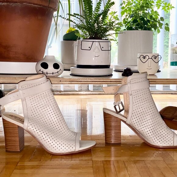 Sam Edelman Emmie Perforated Leather Sandals – Gray/Beige, Size 8M, 3.5" Heel (W - Picture 2 of 3